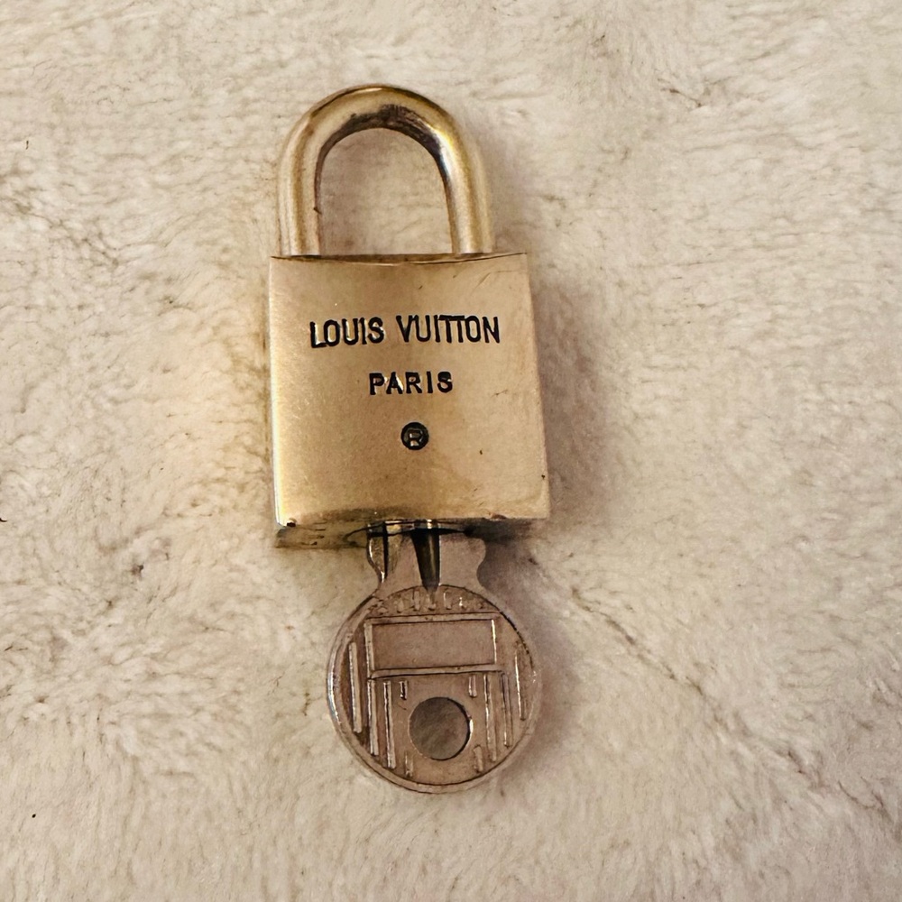 Louis Vuitton Gold Padlock and Key Set-207 - Picture 3 of 3